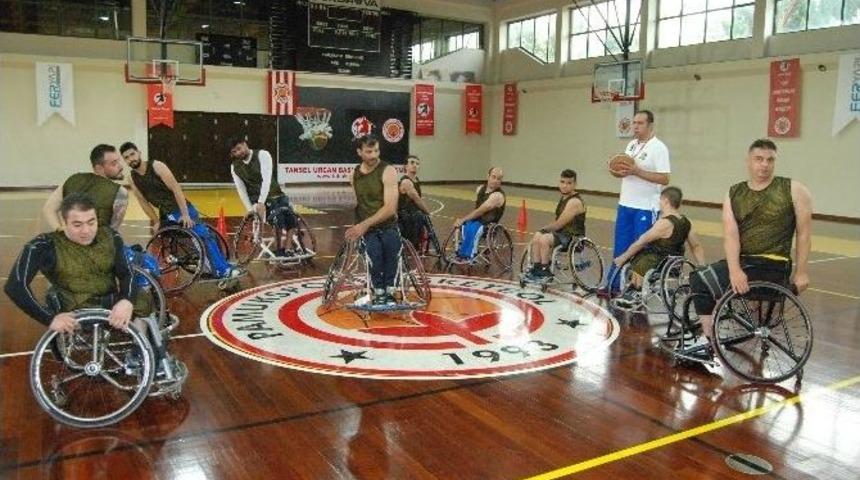 B&uuml;y&uuml;kşehir Gaziantepspor, İstanbul&rsquo;da Kampa Girdi