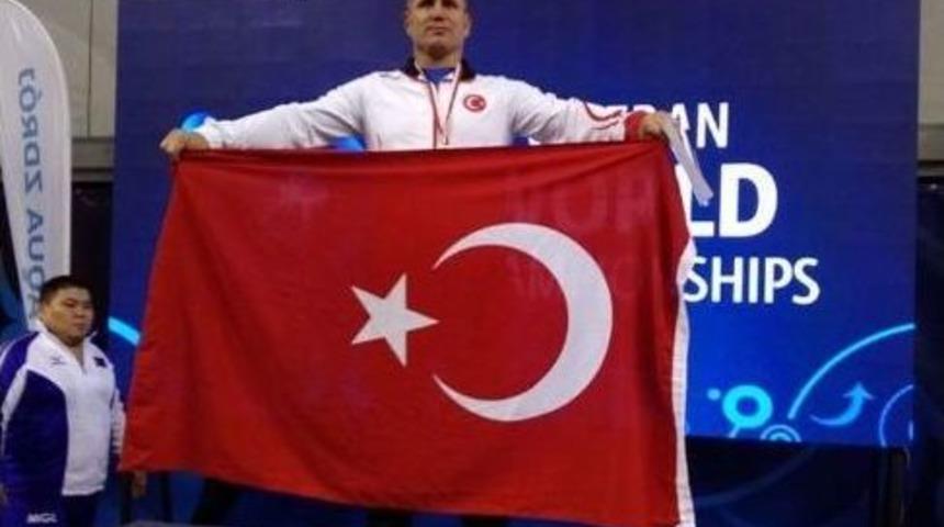 Nazmi Kahveciler Polanya&rsquo;dan Madalya İle D&ouml;nd&uuml;