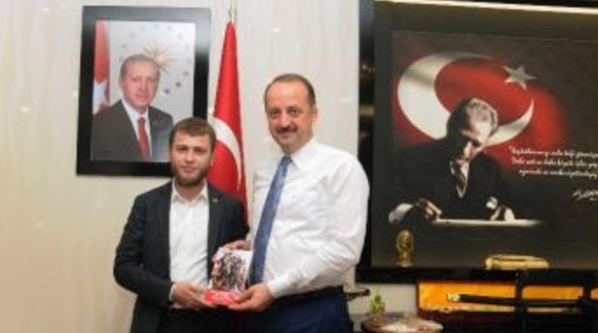 Mamak Belediye Başkanı Mesut Akg&uuml;l&rsquo;e Milli İrade Teşekk&uuml;r&uuml;