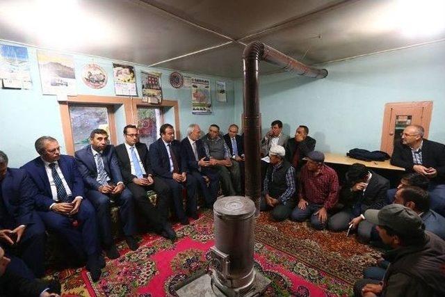 Başkan Kamil Saraçoğlu, Ağaçköy Ve Hacıazizler’de İlgiyle Karşılandı 3