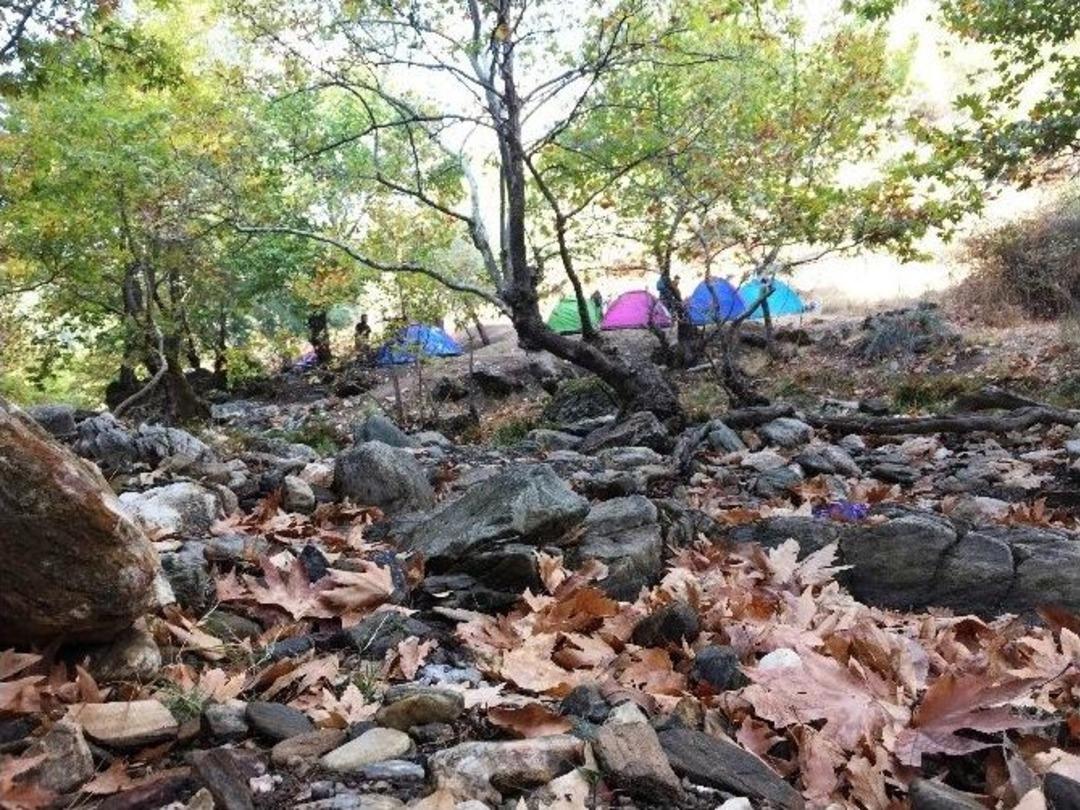 Farklı Şehirlerden Gelip Kemerdere&rsquo;yi Temizlediler