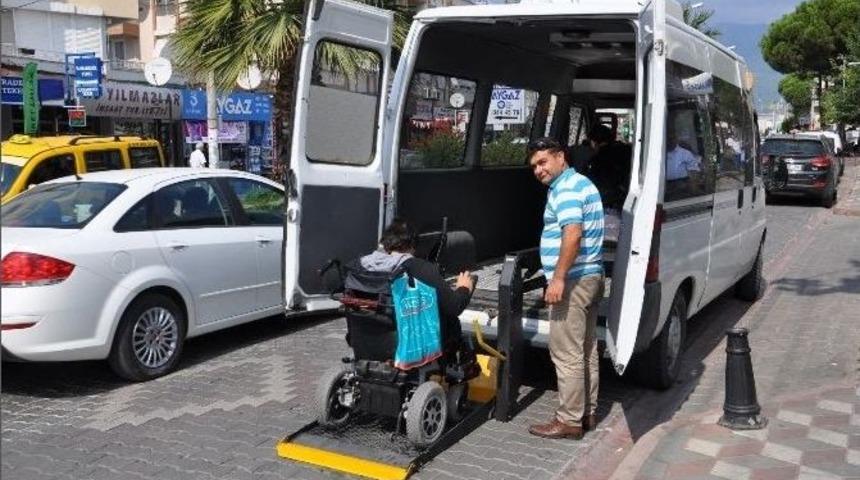Edremit Belediyesi Engelli Vatandaşlar İ&ccedil;in Hayatı Kolaylaştırıyor