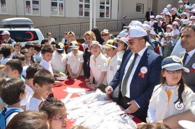 Bursa’da Öğrenciler Yaşama Yol Vermeyi Öğreniyor