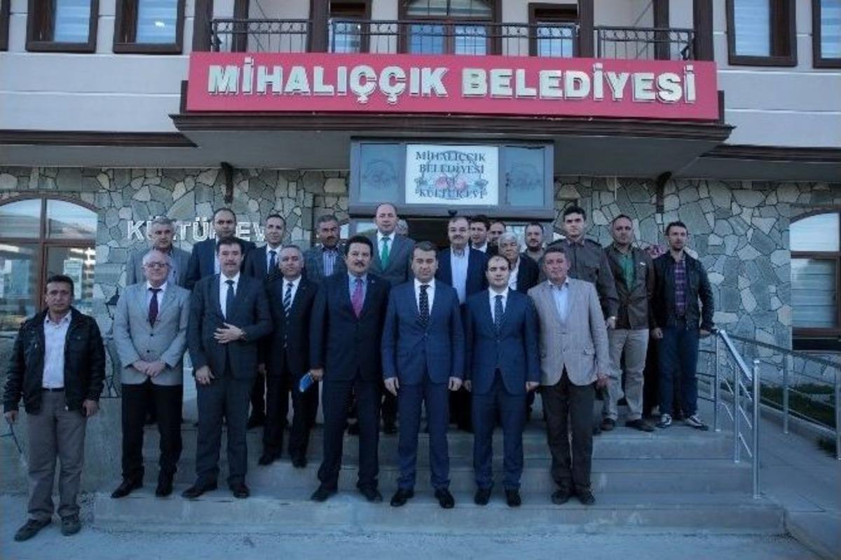 Vali Azmi &Ccedil;elik, Mihalı&ccedil;&ccedil;ık İl&ccedil;esini Ziyaret Etti