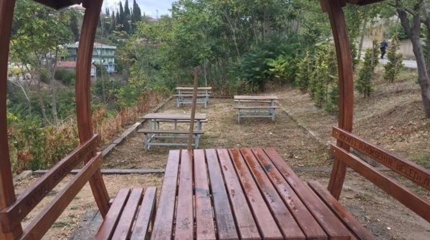 Dilovası&rsquo;nda Park Ve Bah&ccedil;eler Yenileniyor