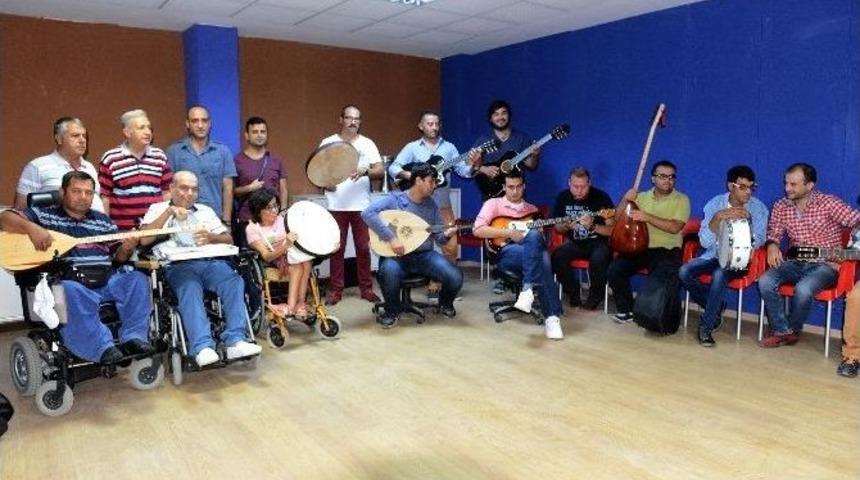 M&uuml;ziğin G&uuml;c&uuml; Engelleri Aşıyor