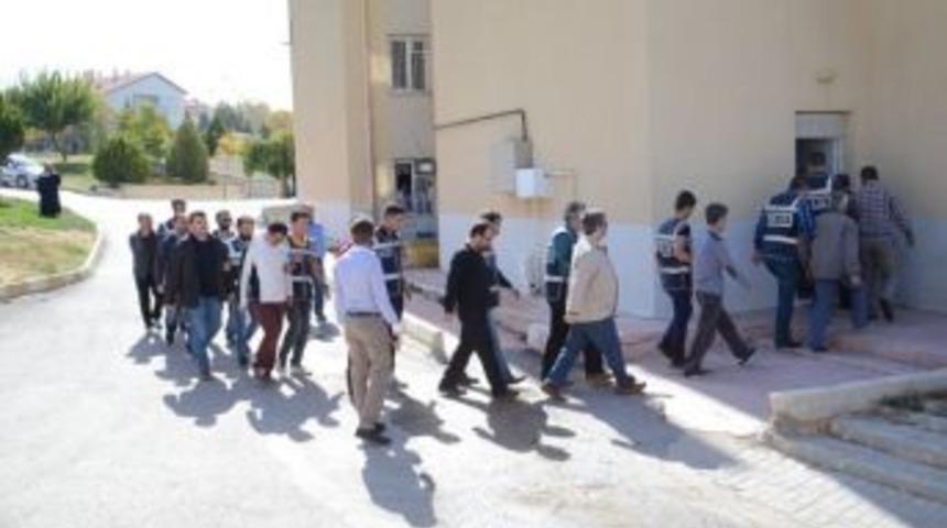 Karaman&rsquo;da Fet&ouml;&rsquo;den G&ouml;zaltına Alınan 11 &Ouml;ğretmen Daha Adliyeye Sevk Edildi