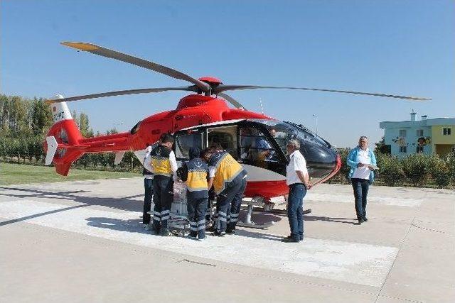 Minik Hatice Ambulans Helikopterle İstanbul’a Sevk Edildi