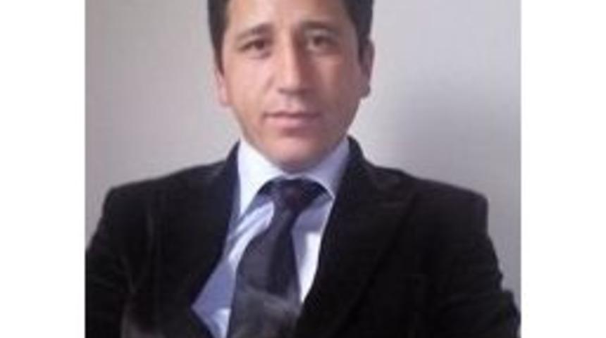 Halı Sahada Kalp Krizi Ge&ccedil;iren &Ouml;ğretmen Hayatını Kaybetti