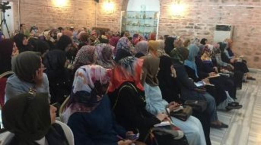 Bursa&rsquo;da &Ccedil;ocuğuma Dinini Sevdiriyorum Seminerine Yoğun İlgi
