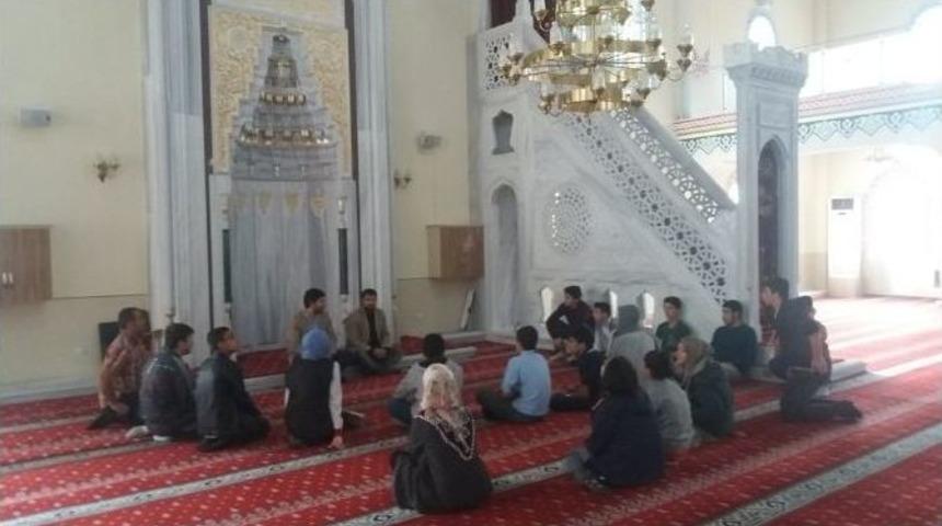 Beyaz Kalpler, Camiler Haftası&rsquo;nı Kutladı