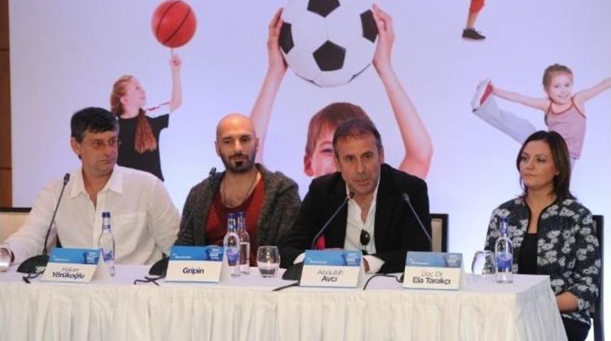 Spor Ve Sanat D&uuml;nyası D&uuml;nya Artrit G&uuml;n&uuml;&rsquo;nde Bir Araya Geldi