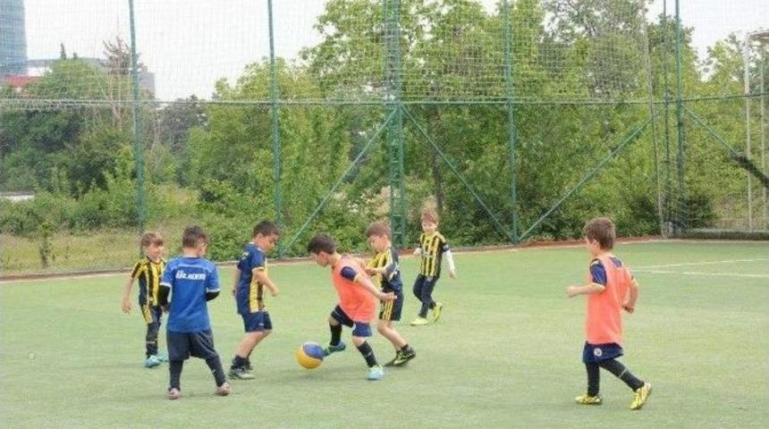 Fenerbah&ccedil;e&rsquo;nin Yıldızları B&ouml;yle Yetişiyor