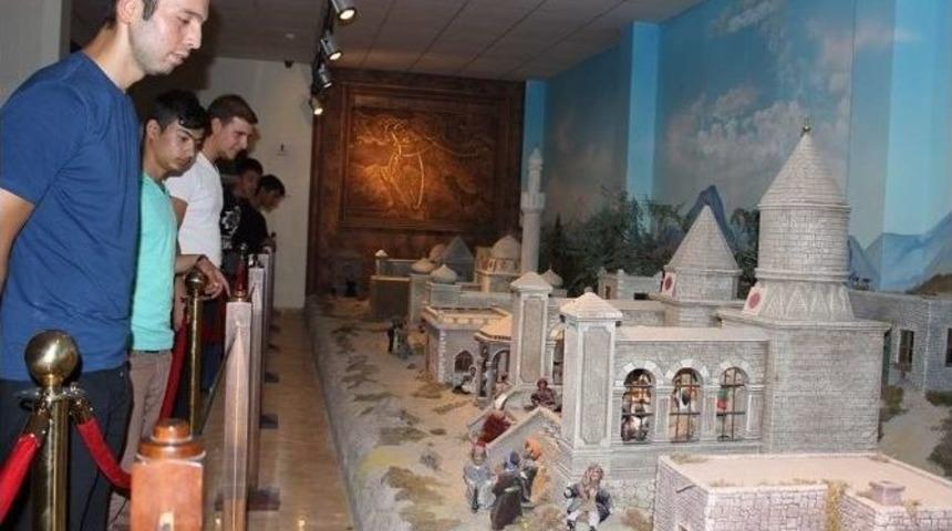 Gen&ccedil;lik Merkezi &Uuml;yesi 160 Gen&ccedil; Aksaray&rsquo;ı Gezdi