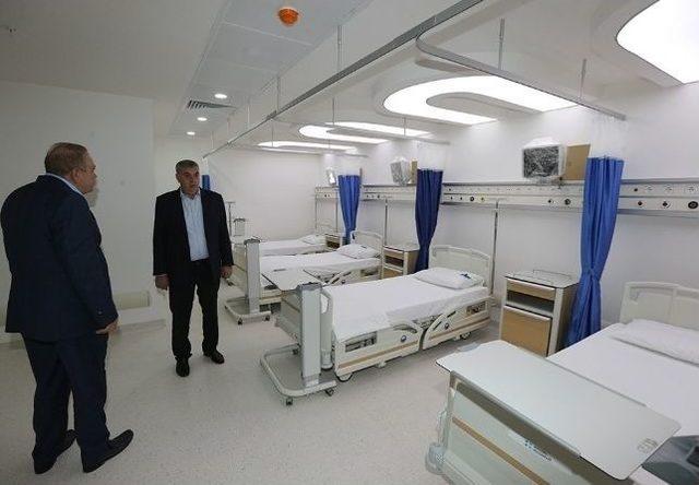 To&ccedil;oğlu, Yenilenen Adatıp Hastanesinde İncelemelerde Bulundu 1