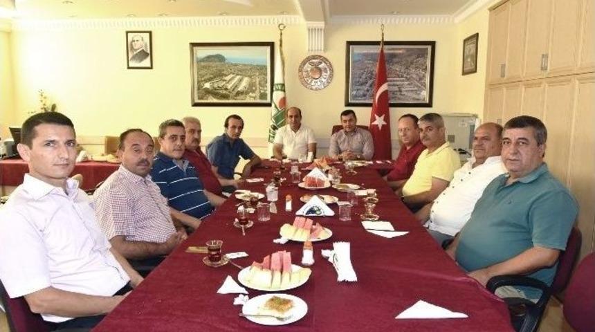 Başkan Y&uuml;cel, Hal Derneği Y&ouml;netimiyle Bir Araya Geldi