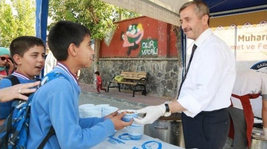 Aşureler Şahinbey’den