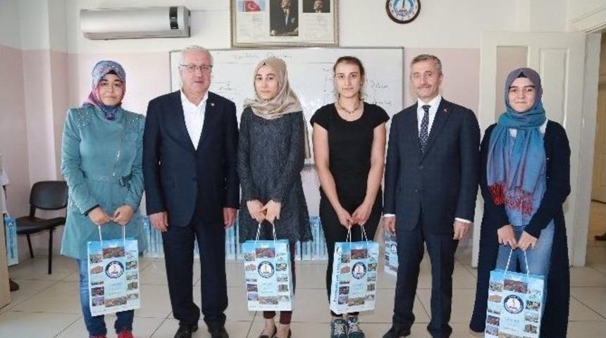 Şahinbey De Hem Eğitim Hem Kitap İmkanı