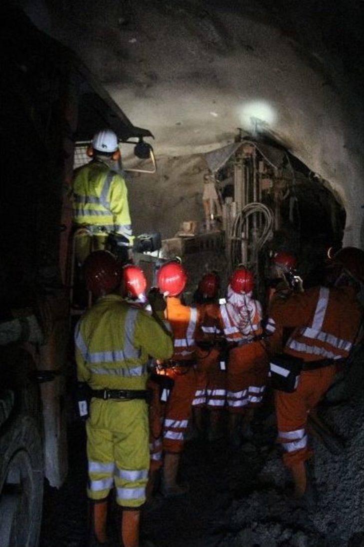 Madenci Eşlerinden Kocalarına Yerin 600 Metre Altında Sürpriz G5