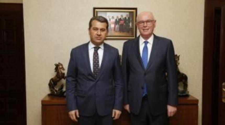 Vali &Ccedil;elik&rsquo;ten Kazım Kurt&rsquo;a Ziyaret