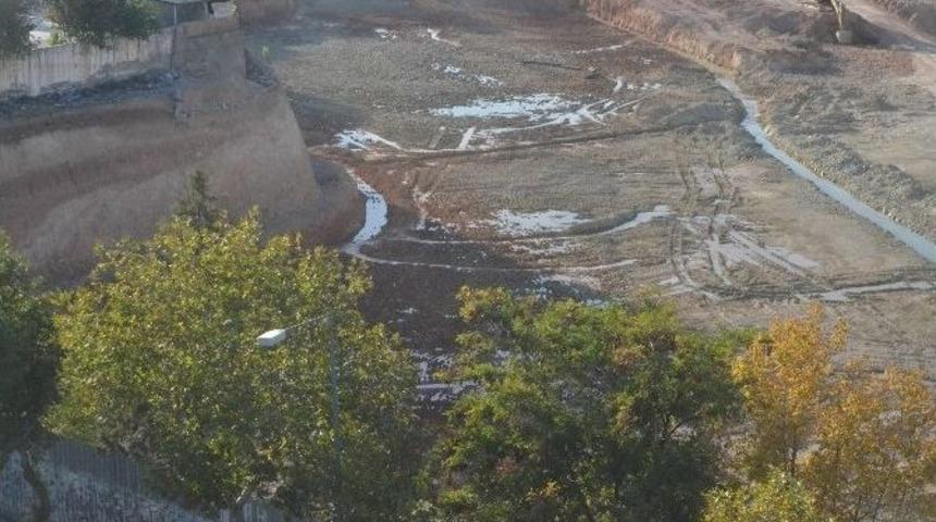 Avm Ve &Ouml;ğrenci Yurdu Yapım &Ccedil;alışmasına Su Engeli