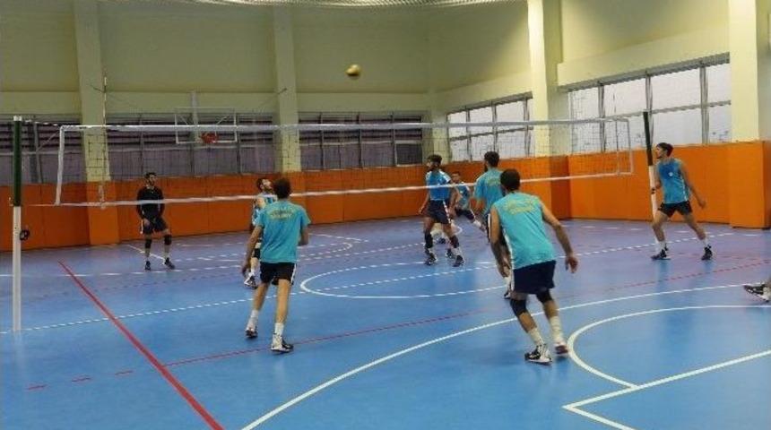Haliliye Voleybol Takımı Birinci Lige Hazırlanıyor