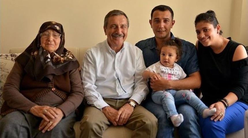 Başkan Ata&ccedil;&rsquo;tan Melisa&rsquo;ya &ldquo;d&uuml;nya Kız &Ccedil;ocukları G&uuml;n&uuml;&rdquo; Ziyareti