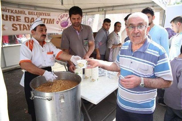 Şehitkamil&rsquo;de Aşure İkramı Başladı 2