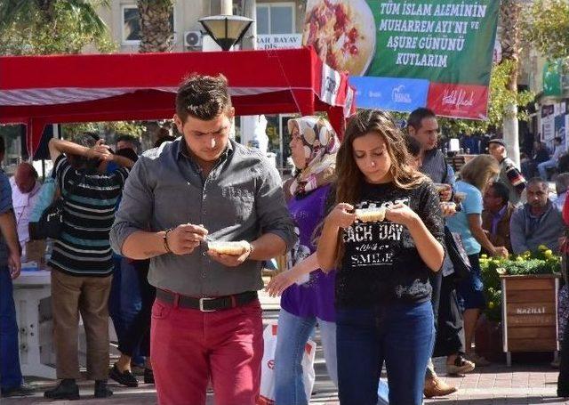 Nazilli Belediyesi 10 Bin Kişiye Aşure Dağıttı