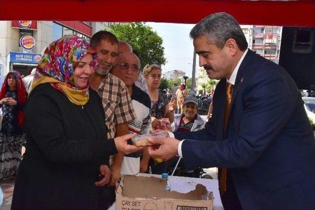 Nazilli Belediyesi 10 Bin Kişiye Aşure Dağıttı