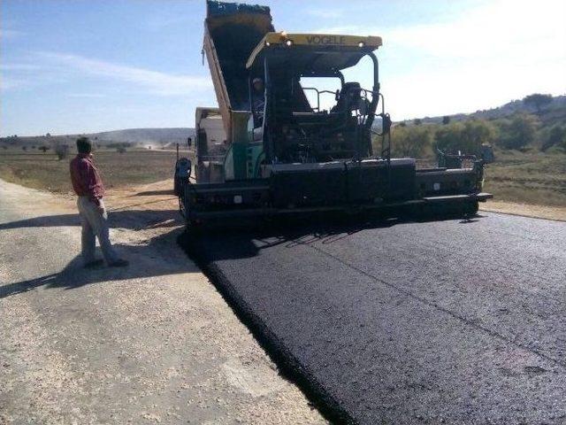 Bozüyük’te Köy Yolları Asfaltlanıyor