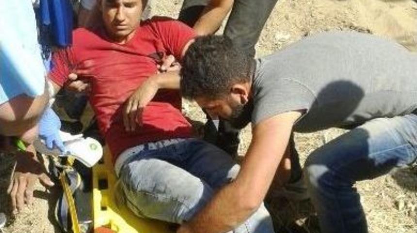 Kamyonun Altında Kalan S&uuml;r&uuml;c&uuml;y&uuml; İtfaiye Kurtardı