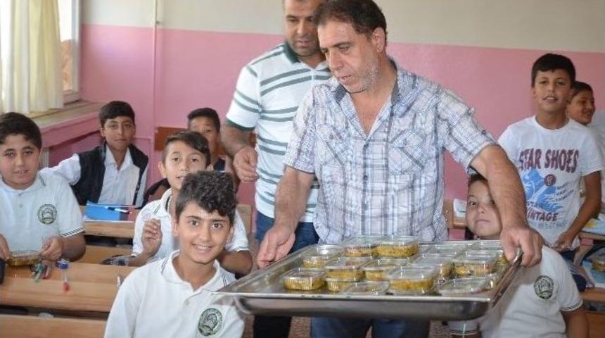 Viranşehir&rsquo;de &Ouml;ğretmen Ve &Ouml;ğrencilere Aşure İkramı