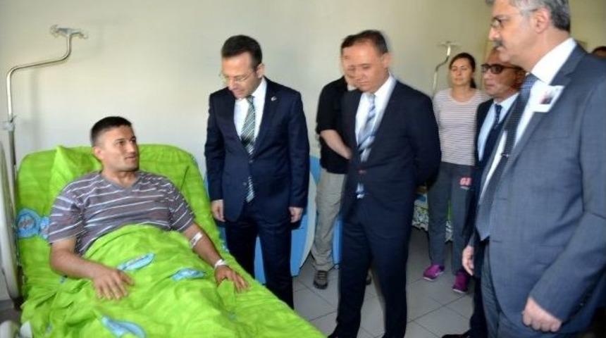 Vali Aksoy &Ccedil;atışmada Yaralanan Askerleri Ziyaret Etti