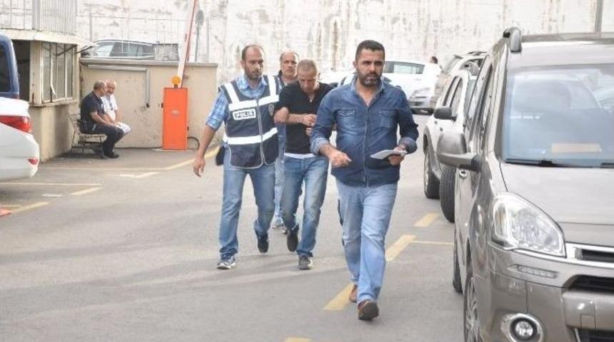 Soyguncu Polis &Ccedil;ıktı
