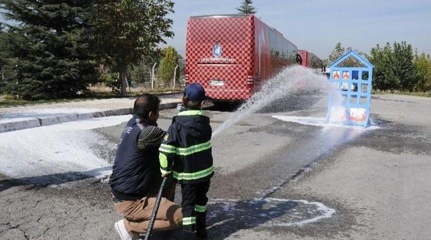 Minikler İtfaiyeci Oldu