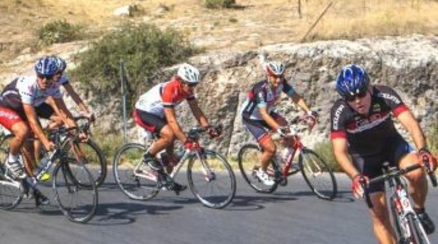 Bisiklet&ccedil;iler Altınova&rsquo;da Buluşuyor