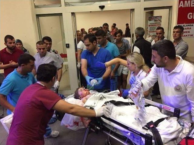 İş Makinesinin Altında Kalan 2 Yaşındaki &Ccedil;ocuk Hayatını Kaybetti 1