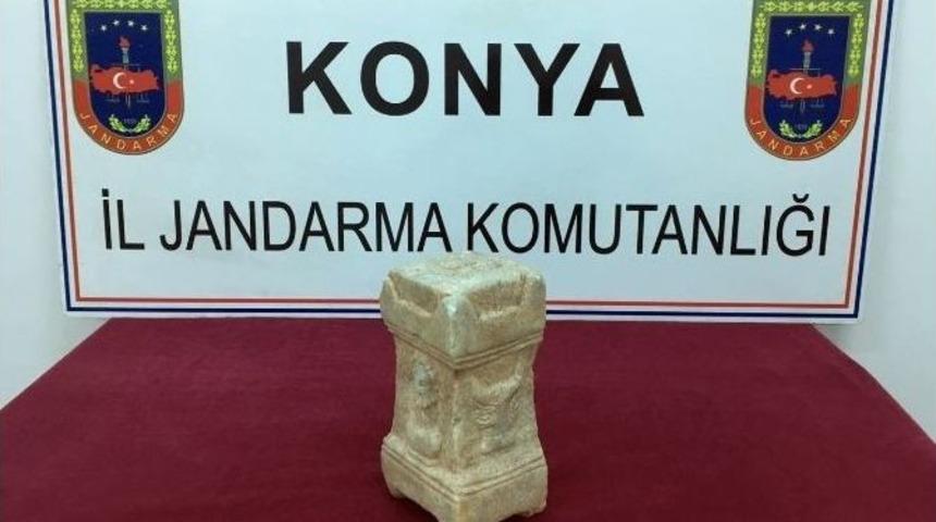 Jandarma Helenistik Dönem’e Ait Sunaklı Mezar Steli Ele Geçirdi