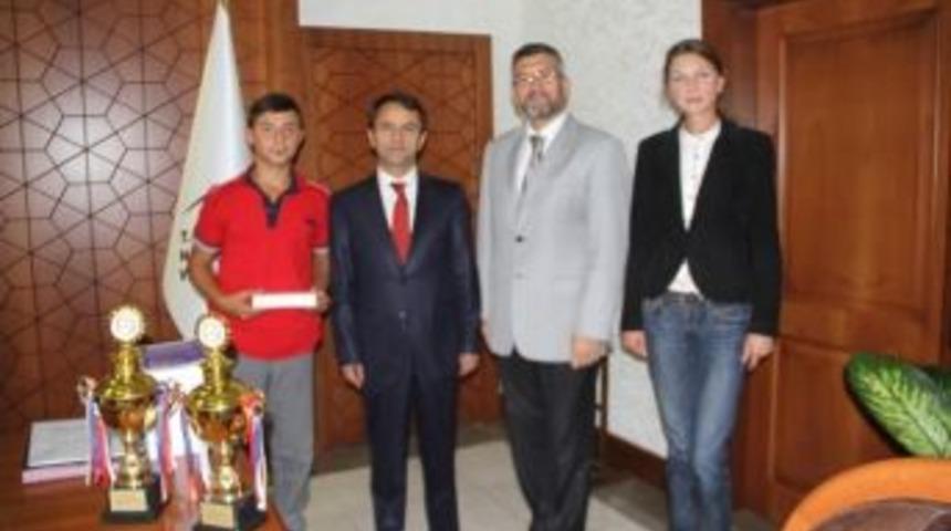 Kapadokya Atlı Okçuluk Spor Kulübü Vali Aktaş’ı Ziyaret Etti