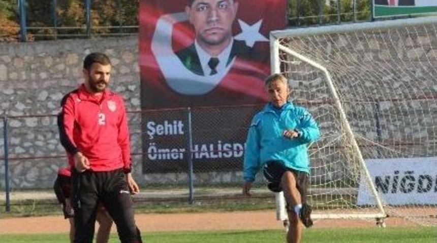 Niğde Belediyespor Ankarag&uuml;c&uuml; Ma&ccedil;ı Hazırlıklarına Başladı