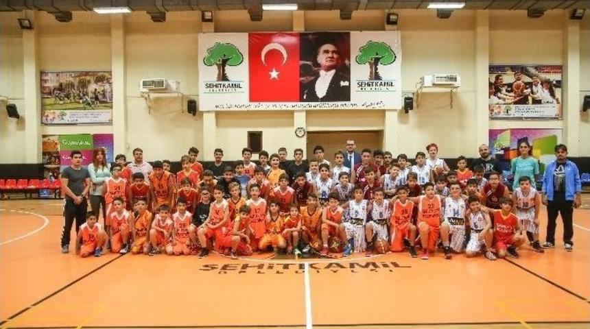 Şehitkamil&rsquo;de Basketbol Cumhuriyet Kupası Start Aldı