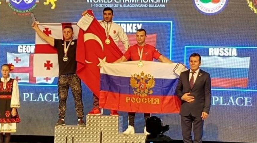 D&uuml;zce &Uuml;niversitesinin Bileği D&uuml;nyada B&uuml;k&uuml;lm&uuml;yor