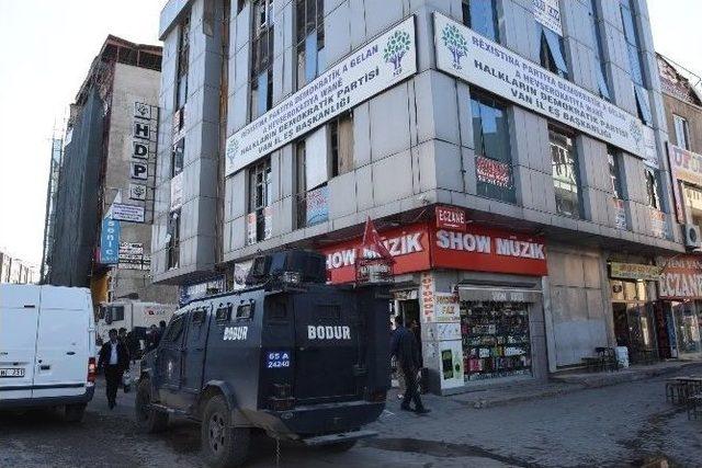 Van’da Dbp Ve Hdp’ye Yönelik Operasyon: 40 Gözaltı