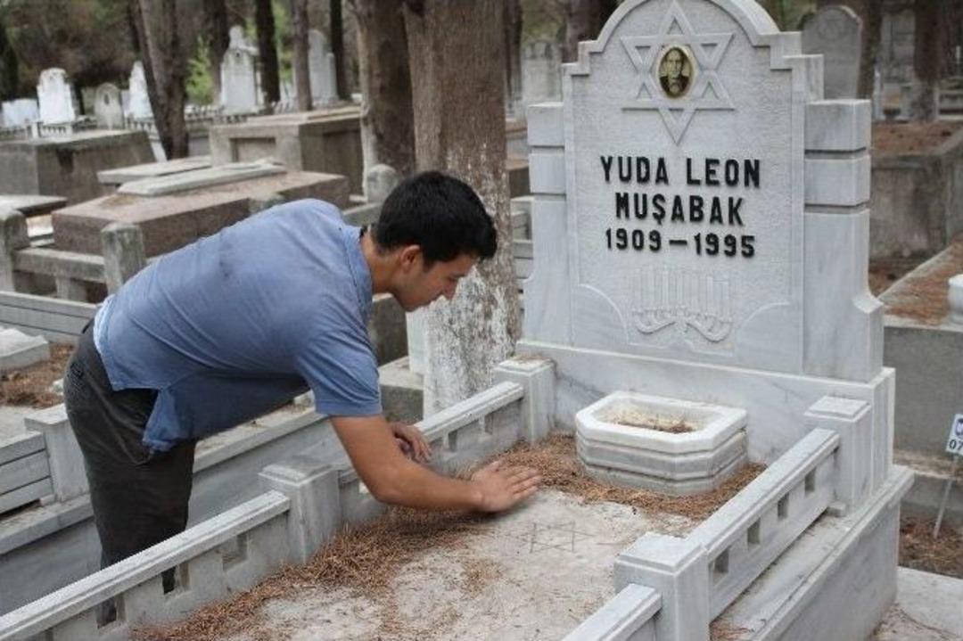 Amerika&rsquo;dan &Ccedil;anakkale&rsquo;ye Ailesini Araştırmaya Geldi