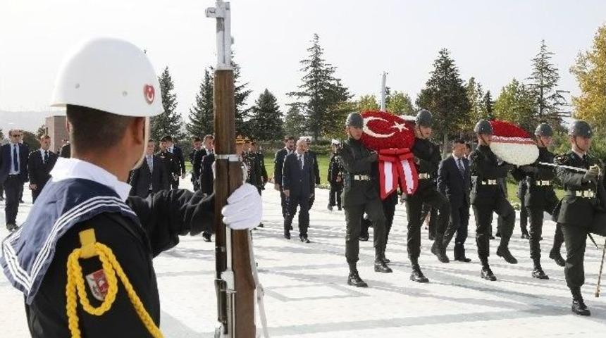 6. Cumhurbaşkanı Fahri Korut&uuml;rk Mezarı Başında Anıldı