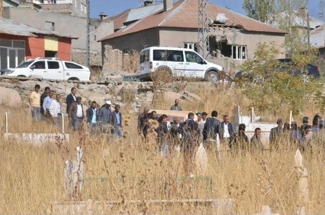 Patlamada Hayatını Kaybeden &Ccedil;ocuk Toprağa Verildi