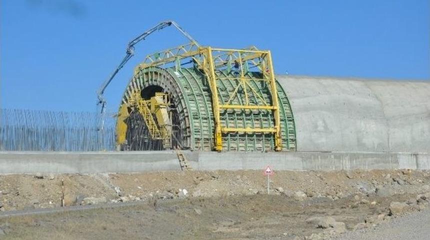 Btk Demiryolu Hatında &Ccedil;alışmalar Tam Hız