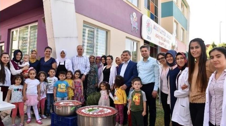 Minikler Aşure Yapmayı Öğrendi