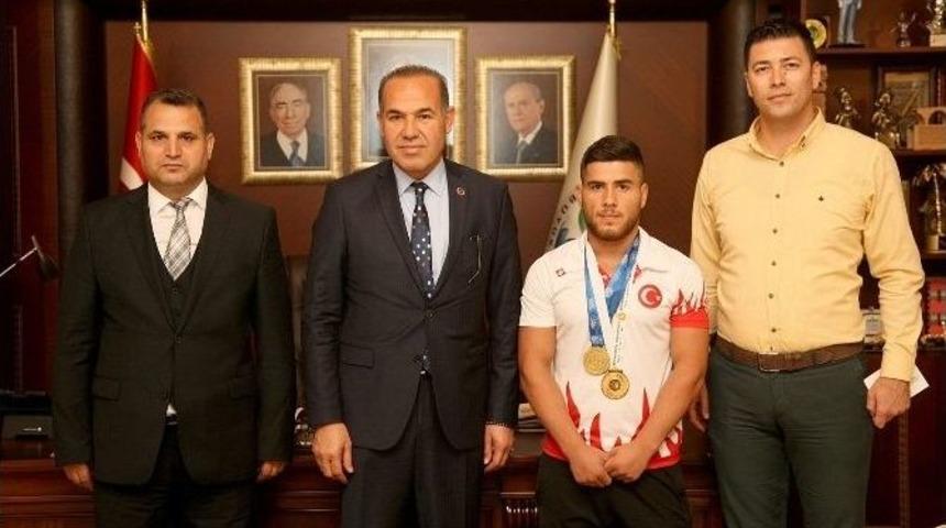 Başkan S&ouml;zl&uuml;: &ldquo;sporu &Ouml;nemsiyoruz, Sporcunun Destek&ccedil;isiyiz&rdquo;